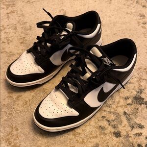 Nike Dunk Low. Panda Men's Black and White Low-Top Sneakers